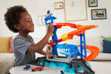 Hot Wheels City Ontsnap aan de Haai speelset, met 1 Hot Wheels auto, een op nemesis gebaseerde racebaan, kan aan andere sets worden gekoppeld, speelgoed voor kinderen vanaf 4 jaar, HDP06