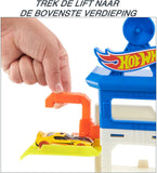 Hot Wheels City Ontsnap aan de Haai speelset, met 1 Hot Wheels auto, een op nemesis gebaseerde racebaan, kan aan andere sets worden gekoppeld, speelgoed voor kinderen vanaf 4 jaar, HDP06