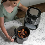 Ninja Airfryer MAX, 5,2L, 6-in-1, Olievrij, Airfryen, Max Crisp, Braden, Bakken, Drogen, Gezinsformaat, Voor Bevroren Voedsel, Vaatwasmachinebestendige Mand Met Anti-aanbaklaag, Grijs & Zwart AF160EU