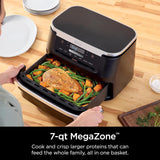 Ninja DZ071 Foodi 6-in-1 DualZone FlexBasket Airfryer met 7-QT MegaZone & Mandverdeler, grote eiwitten en volledige maaltijden, slimme afwerking, 2 voedingsmiddelen op 2 manieren, grote capaciteit,